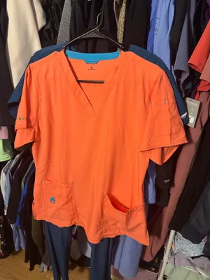 Carhartt Scrub Top thumbnail 3