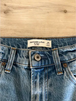 Abercrombie Low-Rise Baggy Jeans thumbnail 2