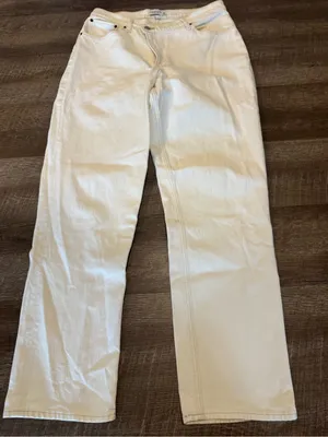 Abercrombie & Fitch ‘90s Straight Ultra High Rise White Denim Jeans thumbnail 1