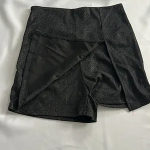 NWT SHEIN BAE Glitter Skort‎ thumbnail 6