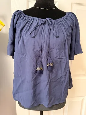 Lilly Pulitzer Navy Off Shoulder Tassel Blouse S Rayon Boho Resort Beach Top thumbnail 2