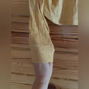Hollister long sleeve cropped thermal​​​​ thumbnail 8