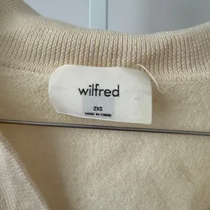 Wilfred Aritzia sz‎ XXS 100% Merino Wool Cropped Polo Sweater Cream Preppy thumbnail 4