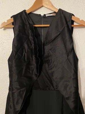 Alice + Olivia Sarandon Side Ruffle Jumpsuit Black Sleeveless Size 6 thumbnail 4