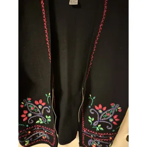 Vntg Napa Valley‎ 100% Wool Embroidered Zip Cardigan Size M thumbnail 3