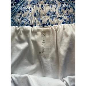 Blue‎ floral athletic shorts, revival, medium thumbnail 3
