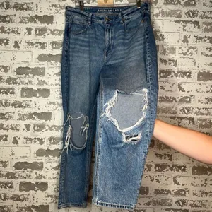American Eagle | women mom jean short distressed denim thumbnail 7