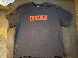 Levi’s Tee thumbnail 1