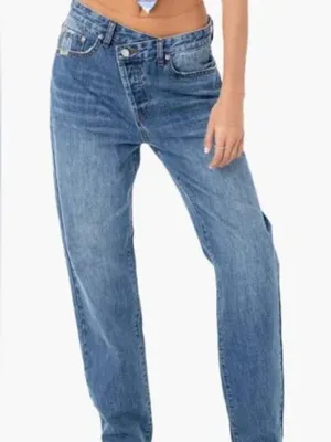 Edikted Classic Blue Crossover High-Rise Jeans thumbnail 3