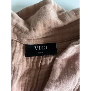 VICI Womens Dusty Rose Pink Textured Gauze Button Front Romper S/M Short Sleeve thumbnail 2