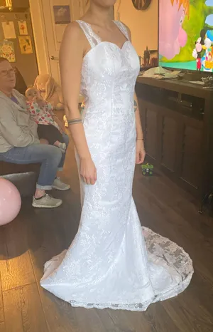 Wedding Dress Size 0 thumbnail 3