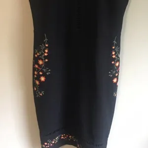 Endless Rose medium black dress‎ thumbnail 3