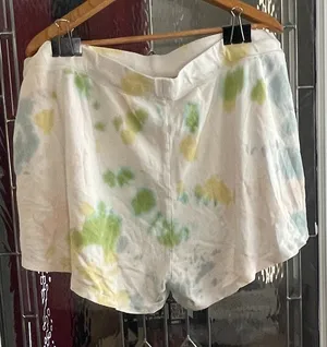 Women’s Old Navy Tie Dye Shorts XXL Cream Green Blue Yellow thumbnail 1