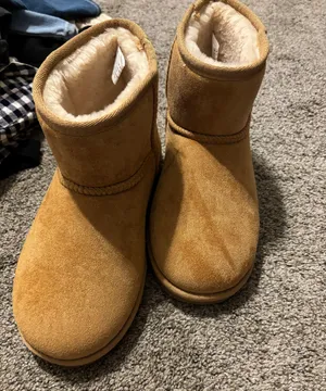 Boots Tan Size 8 thumbnail 1