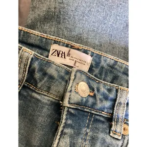 Zara Light Wash Straight Leg Jeans Raw Hem 2 thumbnail 4