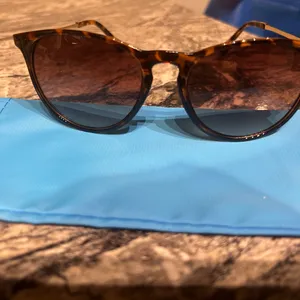 Tortoise Shell Sunglasses Brown thumbnail 4