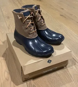 🍁 NEW Sperry Navy & Brown Water Resistant Leather Saltwater Duck Boot Size 10 thumbnail 1