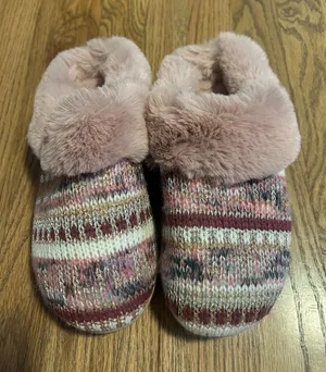 Isotoner Pink Knit Faux Fur Slippers thumbnail 1