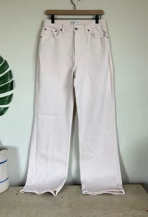 Abercrombie & Fitch The 90s Relaxed Jean High Rise in light pink thumbnail 1