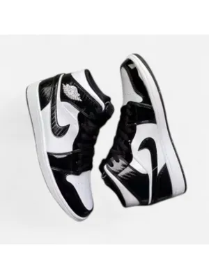 Nike Air Jordan 1 Mid Black White Panda Sneakers, size 7 womens thumbnail 5
