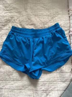 Lululemon Hotty Hot 2.5" Shorts thumbnail 2