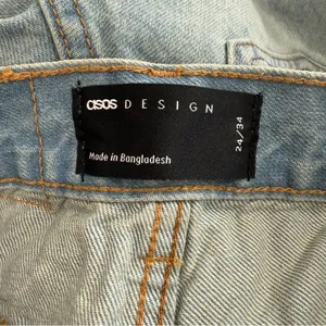 ASOS Deisgn 90s Straight Leg Jeans in Light Blue, Size 24X34​​​​​​ thumbnail 5