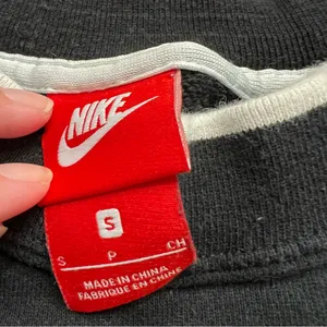 Nike Sportswear Black Crewneck Sweatshirt Size Small thumbnail 3