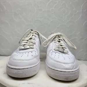 Nike Air Force 1 Low '07 Triple White CW2288-111 Men’s 9 Leather Sneakers thumbnail 5