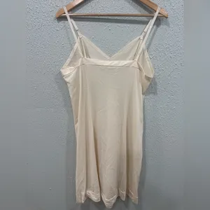 VTG 70s Vanity Fair Beige Antron Nylon Full Dress Slip 40 Lace Trim Adj Straps thumbnail 2