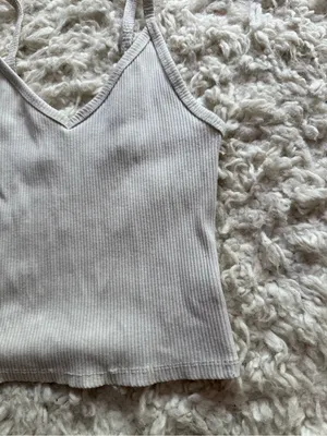 American Eagle Ribbed V-Neck Off White Cropped Tank Top thumbnail 2