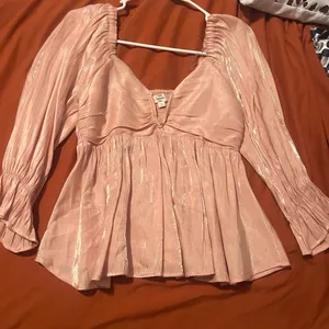 Boutique Top thumbnail 1