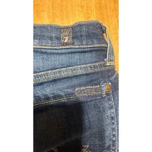 7 For All Mankind Guenevere Dark Wash Raw‎ Hem Straight Leg Jeans Womens Size 27 thumbnail 6