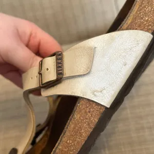 Birkenstock Gizeh in Light Gold Size 38 (US Size 7-7.5) thumbnail 4