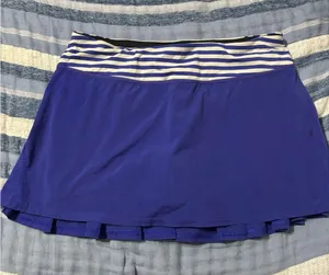 Women’s Lululemon blue skort size 6 thumbnail 1
