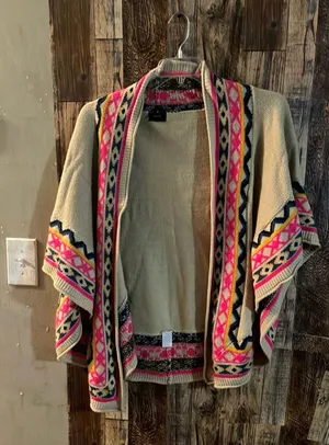 Fate Poncho Shawl Cape Wrap Tan Pink Boho Tribal Native Aztec One Size WARM EUC thumbnail 1