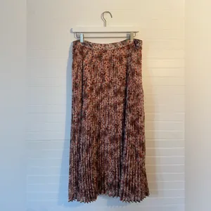 Skies Are Blue Orange Dot Pleated Skirt thumbnail 4
