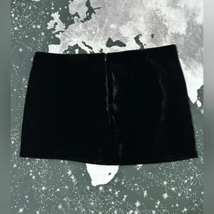 Zara Women’s Black Velvet Style Mini Skirt thumbnail 2
