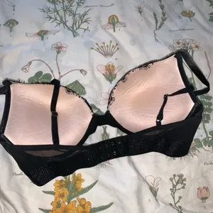 Victoria’s Secret push-up bra thumbnail 3