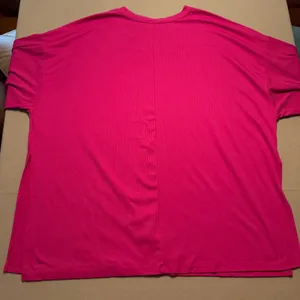 Dressed in Lala Malone Rib Oversized T-Shirt Side Slit Hot Pink Size XL thumbnail 12