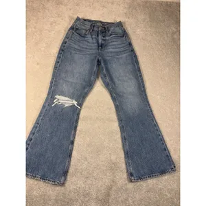 american eagle flare highest rise‎ 90s flare Distressed 0 short thumbnail 2