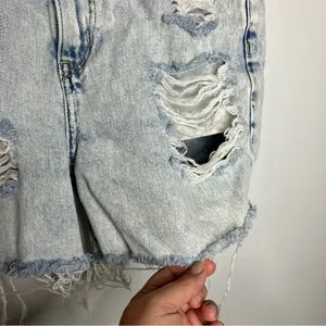 American Eagle Outfitters mom shorts light wash‎ destroyed dem women’s size 4 thumbnail 3