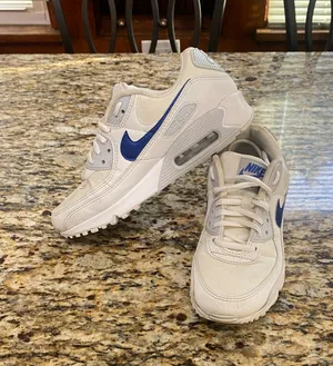 Nike Air Max 90 Sneakers size 7 thumbnail 1