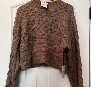 Forever 21 Sweater thumbnail 1