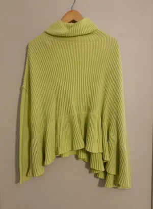 Sweater thumbnail 1