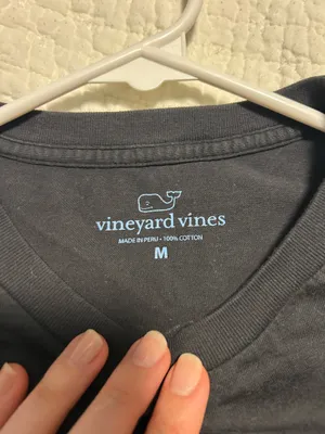 Vineyard Vines Long Sleeve New Year thumbnail 3