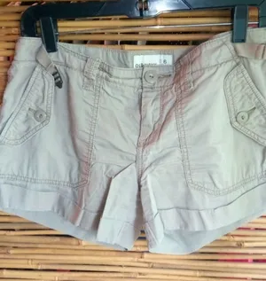 Old Navy 6 32 Khaki Cargo Safari Short Shorts thumbnail 1