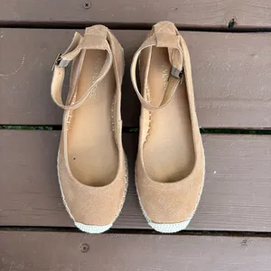 Como vintage Crown Vintage Tan Espadrille Flats | Size 7M thumbnail 5