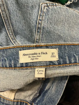 Abercrombie High-Rise Mom Shorts Curve Love thumbnail 4