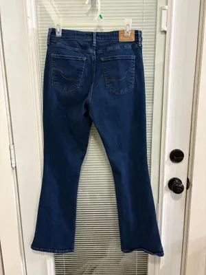 Ladies Sz 8 Levi Strauss mid rise bootcut jeans thumbnail 1