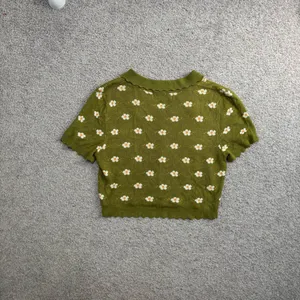 Cider Olive Green Floral Knit Collared Short-Sleeve Scalloped Button Crop Top thumbnail 6